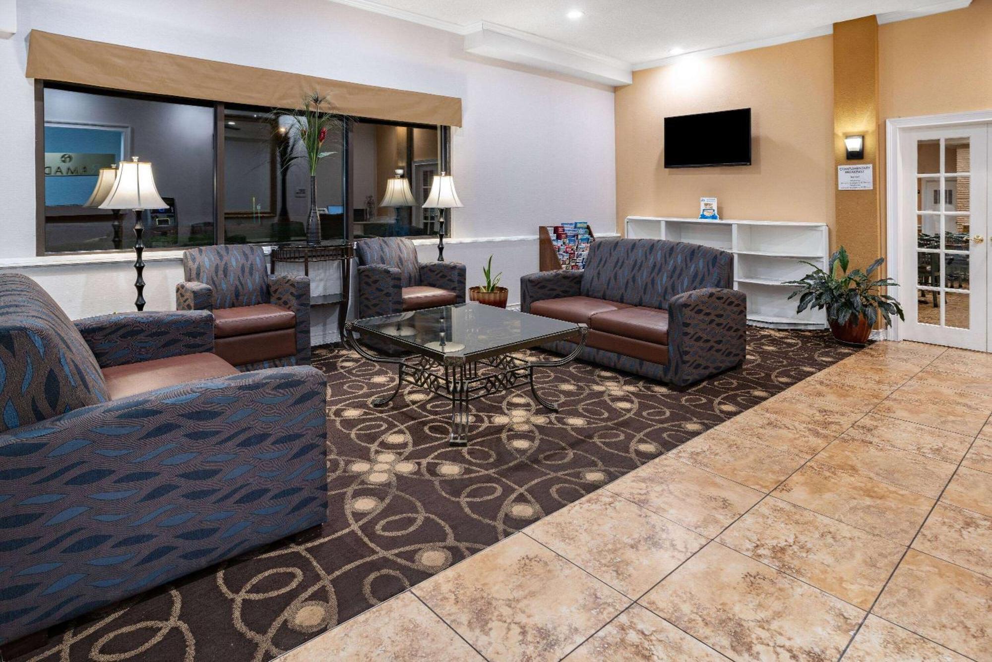 Ramada By Wyndham West Atlantic City Еґґ-Гарбор-Тауншіп Екстер'єр фото